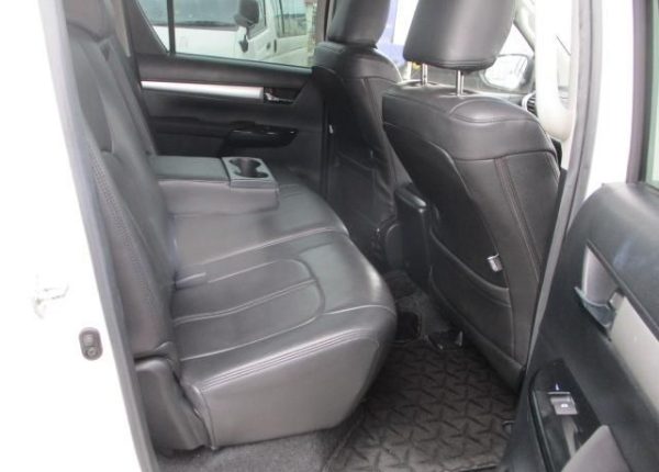 2016 TOYOTA HILUX DOUBLE CAB - Image 12