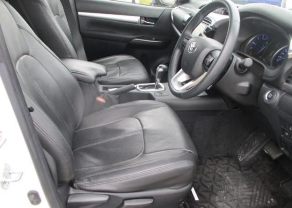 2016 TOYOTA HILUX DOUBLE CAB - Image 13