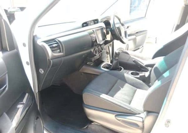 2016 TOYOTA HILUX REVO Z - Image 13