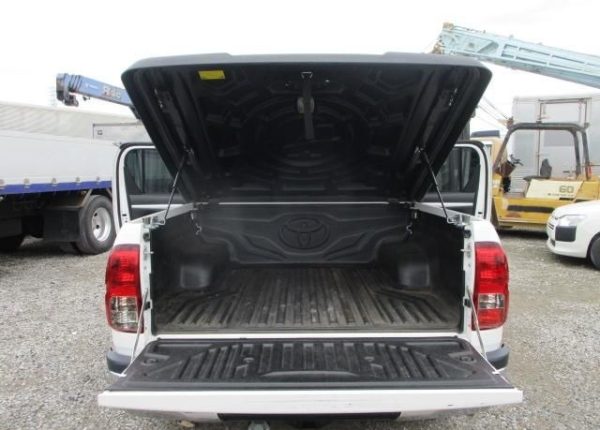 2016 TOYOTA HILUX DOUBLE CAB - Image 9