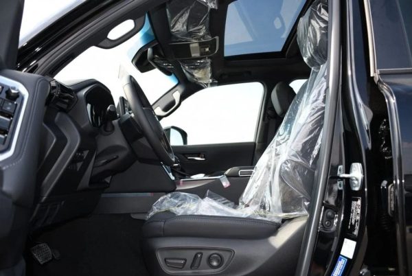 Toyota Land Cruiser LC300 GXR 4.0L - Image 2