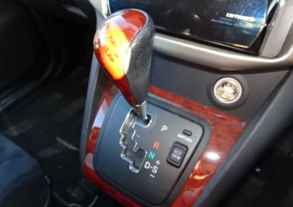 TOYOTA HARRIER 240G 2011 - Image 20