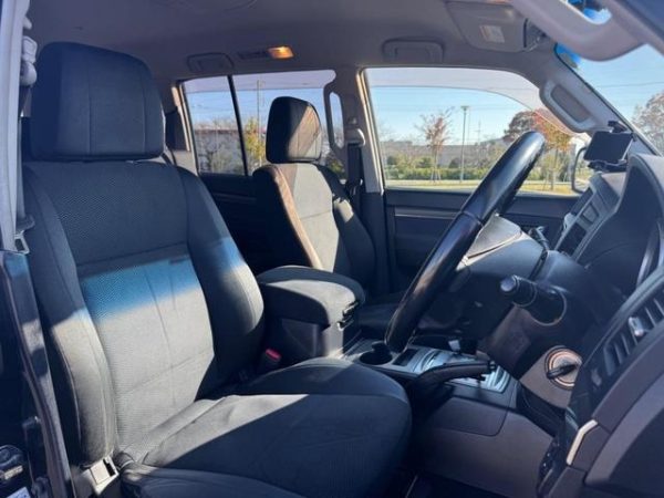 MITSUBISHI PAJERO LONG EXCEED - Image 9