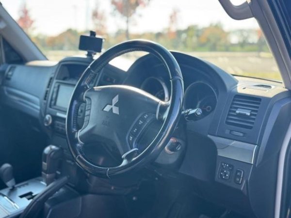 MITSUBISHI PAJERO LONG EXCEED - Image 10